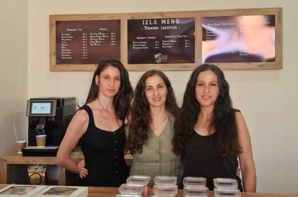 Sisters open  café in Midyat